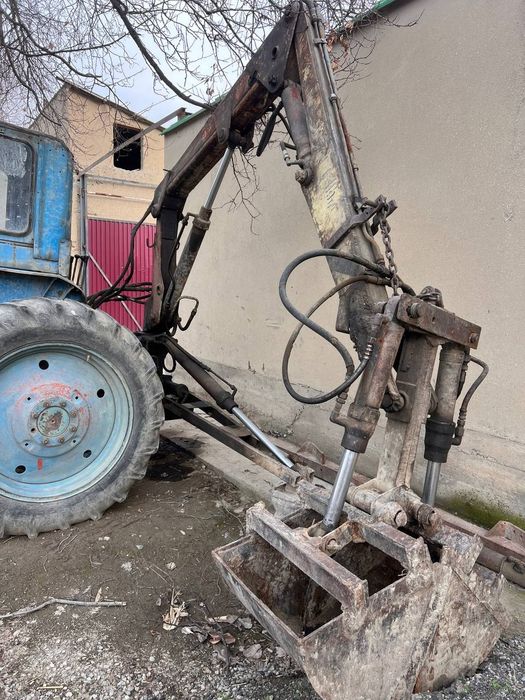 Traktor pokruzchik sotiladi