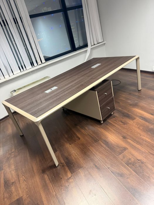 Стол офисный для 4-6 сотрудников - конференц стол