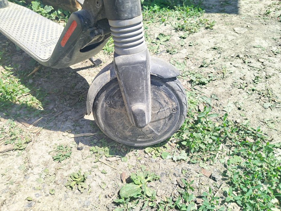Продам электросамокат Ninebot Es2