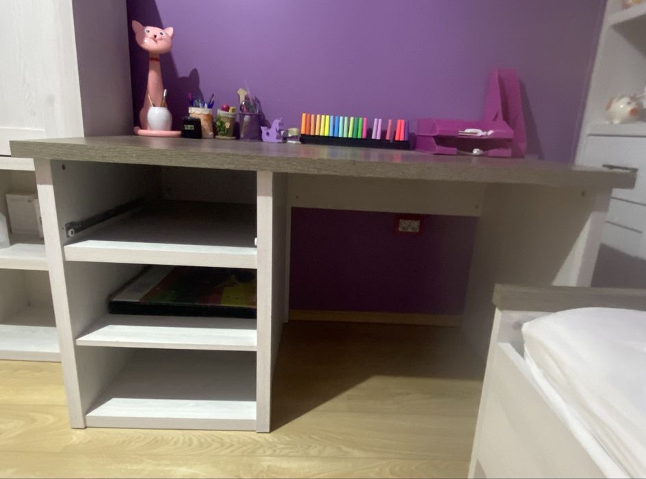 Голямо масивно бюро