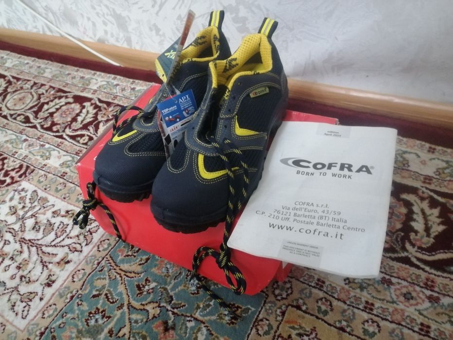 Продам спец обувь..