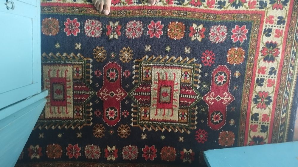 Qadimiy gilam 1 asr oldingi