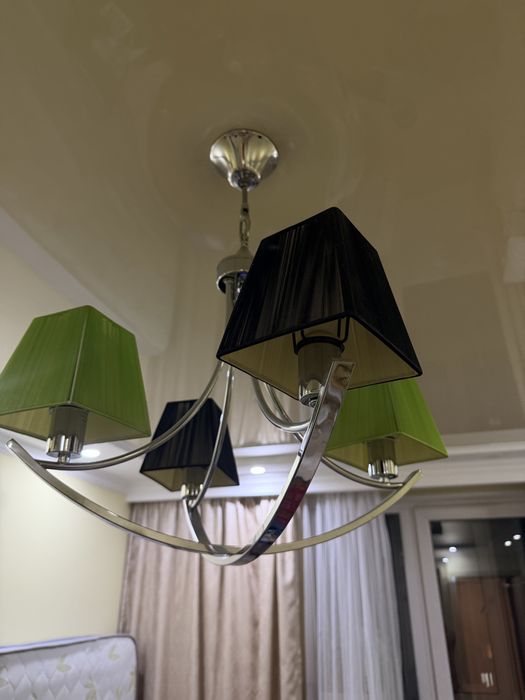 Срочно продается люстра