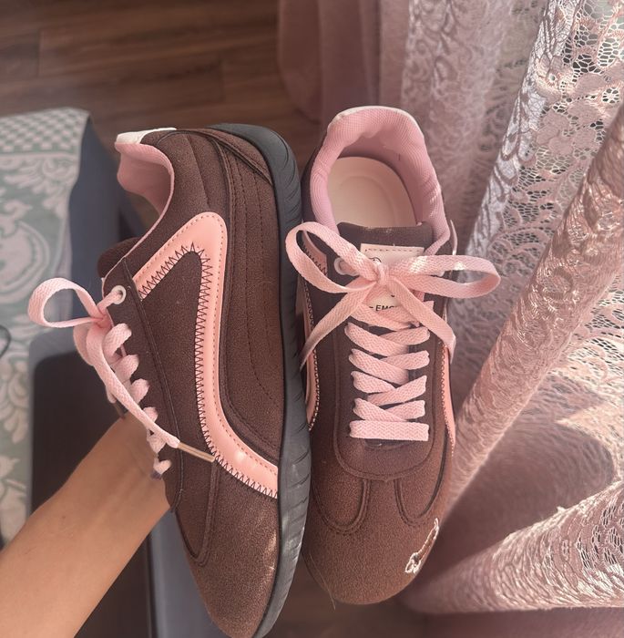 Кросовки новые .