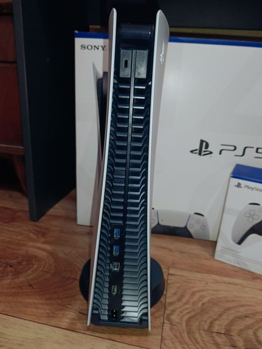 PlayStation 5  825GB + 2 DualSense