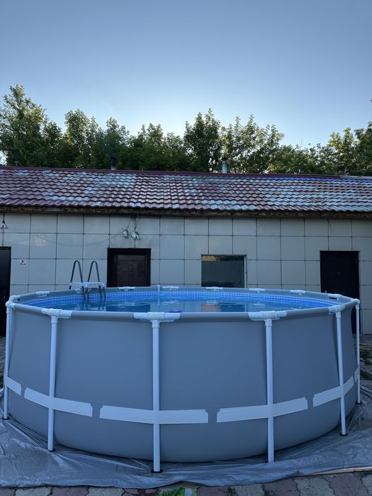 Продам бассейн с насосом