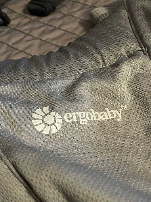 Marsupiu ergonomic Embrace Soft Air Mesh, Wasted Black, Ergobaby