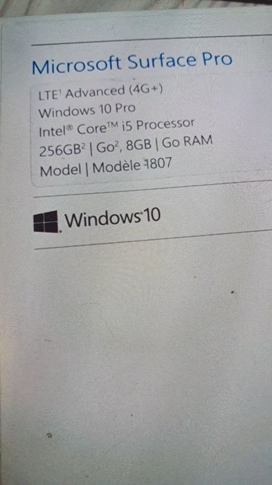 Microsoft Surface Pro 5 i5 256GB ssd 8GB Ram