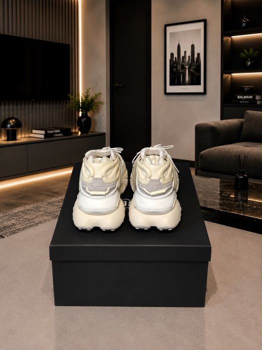 Balmain unicorn White