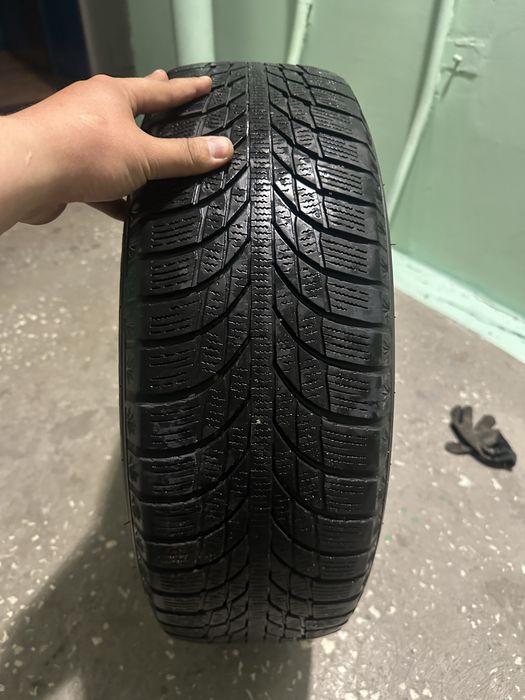 Продам диски с резиной акцент 22год