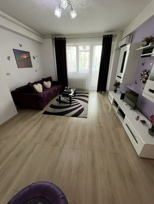 Apartament ultracentral decomandat in Regim Hotelier