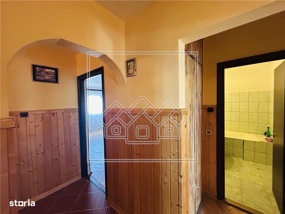 Ap decomandat, 3 camere, 2 balcoane - Zona Turnisor