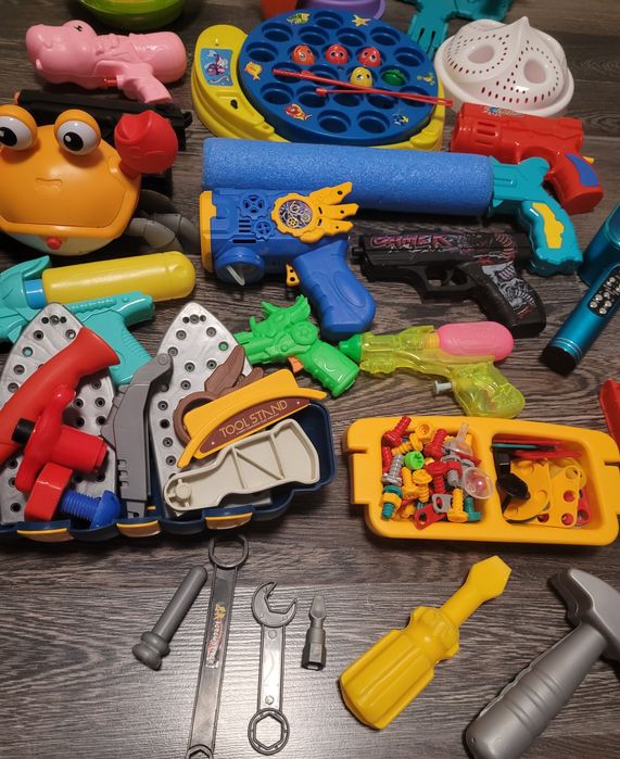 Продам детские игрушки все 2500