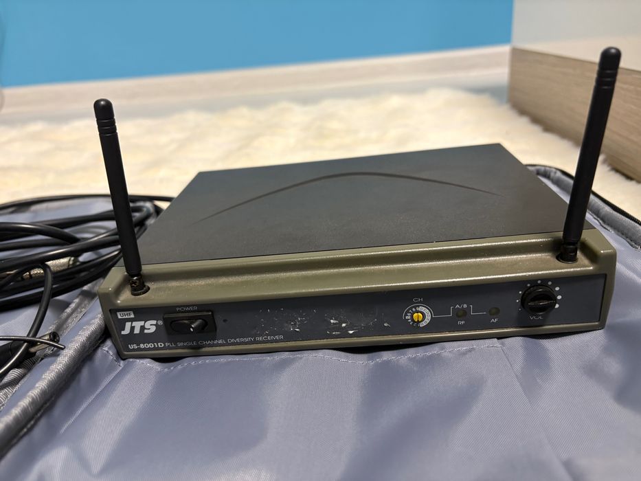 Продавам комплект микрофон JTS