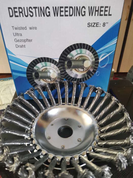 Roata oțelită tuns iarba