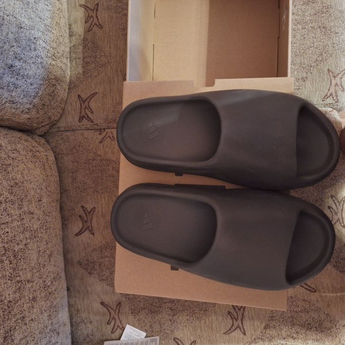 Yeezy slides marimea 42