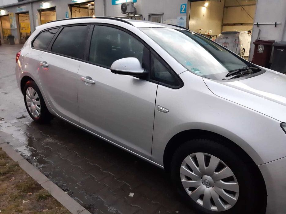 Opel Astra J Sports Tourer – diesel – 2013 – break spatios + carlig