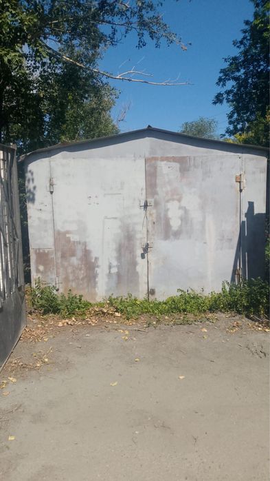 Гараж металический.               .
