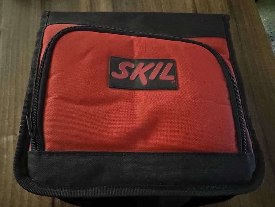 Продавам работещ като нов винтоверт Raider