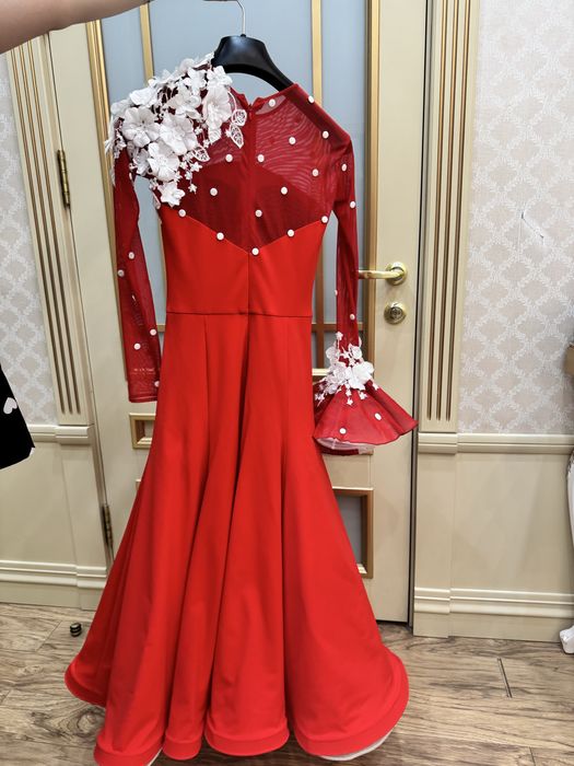 платья для бальных тацев