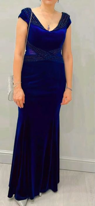 Продам шикарные вечерние платья.