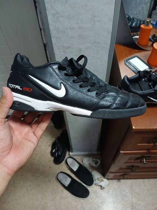 Срочно продам футзалки