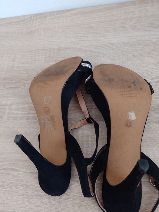 Sandale elegante cu toc înalt