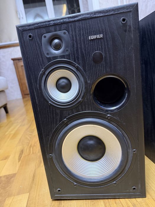 Срочно Колонки Studio Edifier R2800 в отличном состоянии