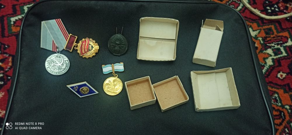 Медали разные почти антиквариант