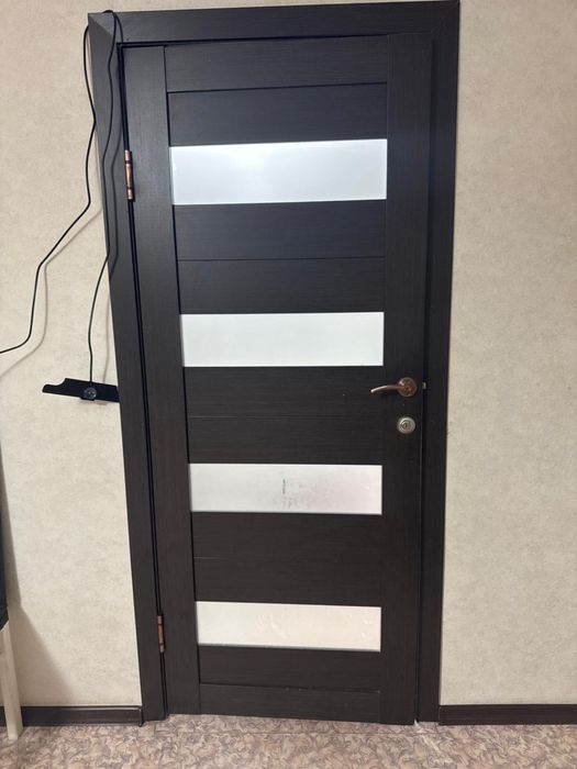 Меж ком двери есіктер