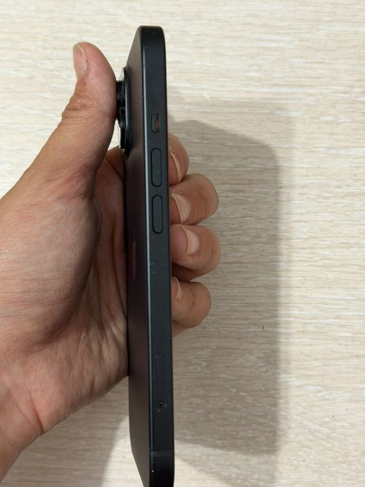 iPhone 15 black sim