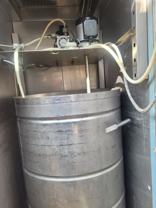 Vând dozatoare de lapte second-hand