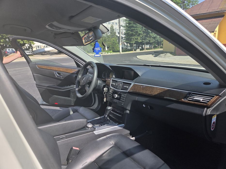MERCEDES-BENZ E-Class 2009 — imagine 3