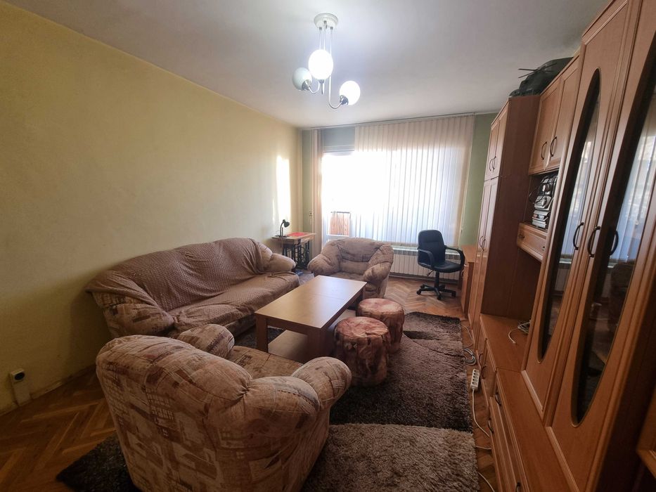 Двустаен апартамент за продажба в кв. Орлова чука на гр. Благоевград.