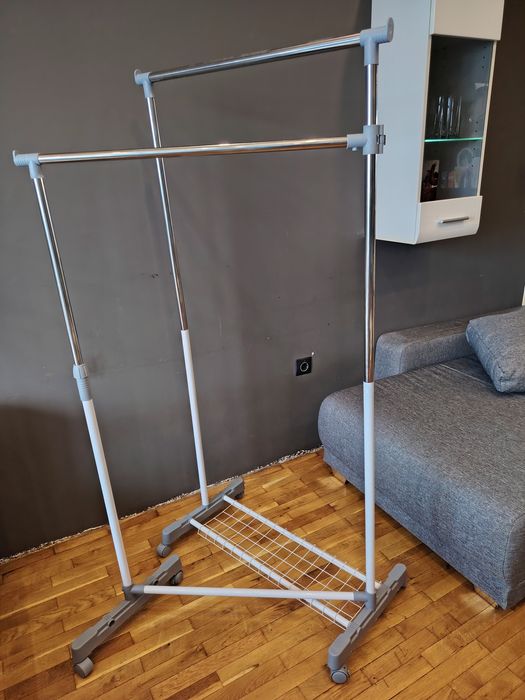 Стойка  за дрехи