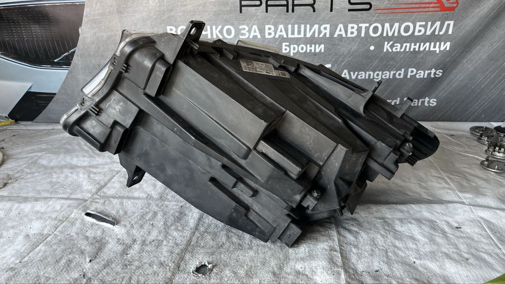 3 броя десен и 1 ляв фар Mercedes Sprinter W910 Full Led