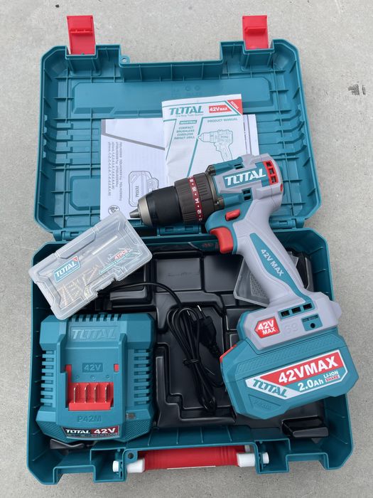 Total - bormasina acumulator 42 volti ,mandrina metalica