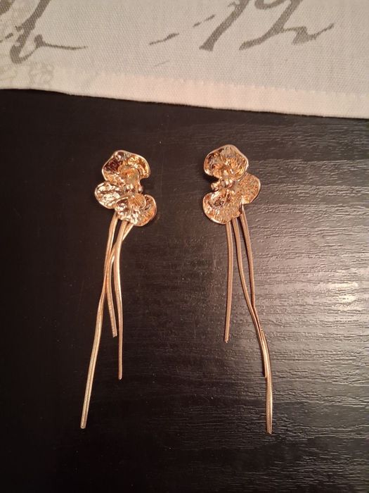 Обици златист тон