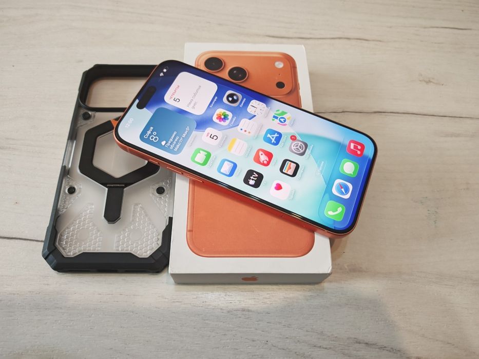 Като нов iPhone 17 Pro Max 256 GB 24 м. Гаранция