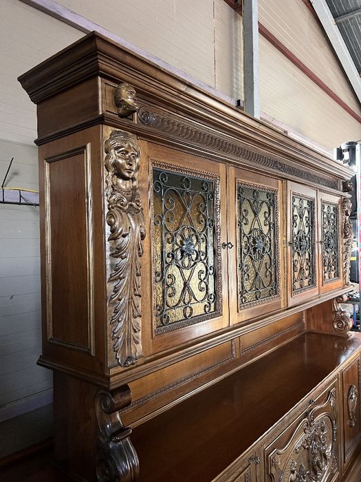 Vitrina din lemn masiv