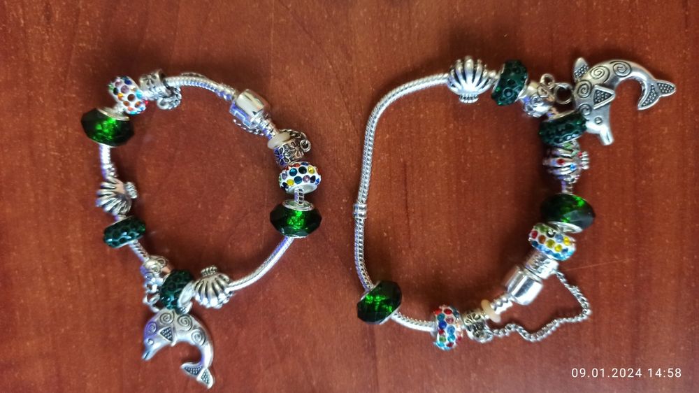 Браслет с шармами