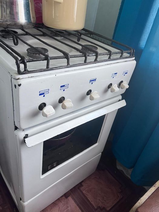 Отдам даром два дивана и газ плиту