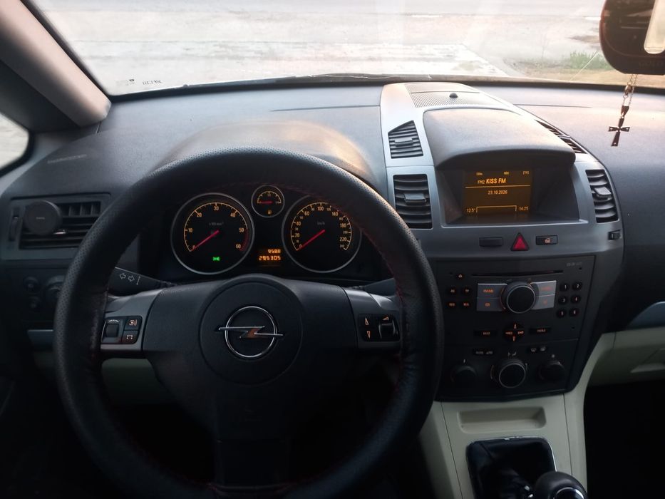 Vând Opel Zafira B