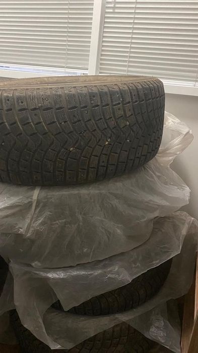 Продам зимние шины R20