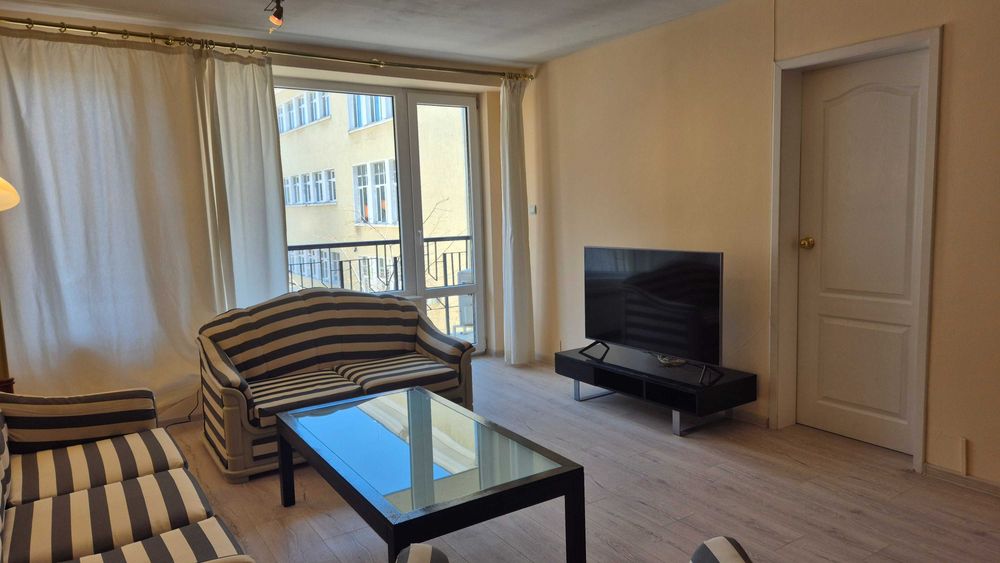 Тристаен апартамент под наем – Център София (Солунска / бул. Витошка)