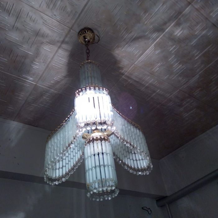 Люстра возможна продажа с бра