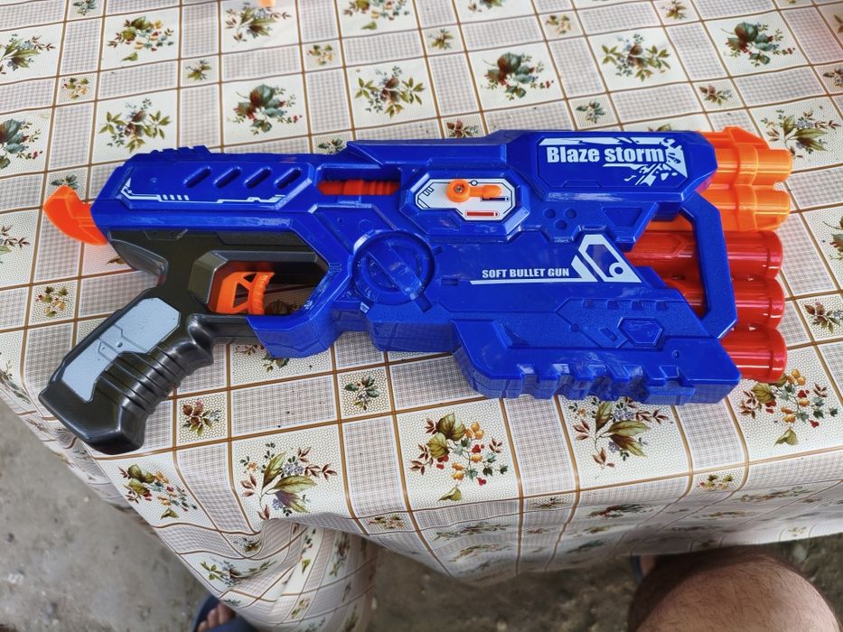 Pistol și pușcă Blaze Storm