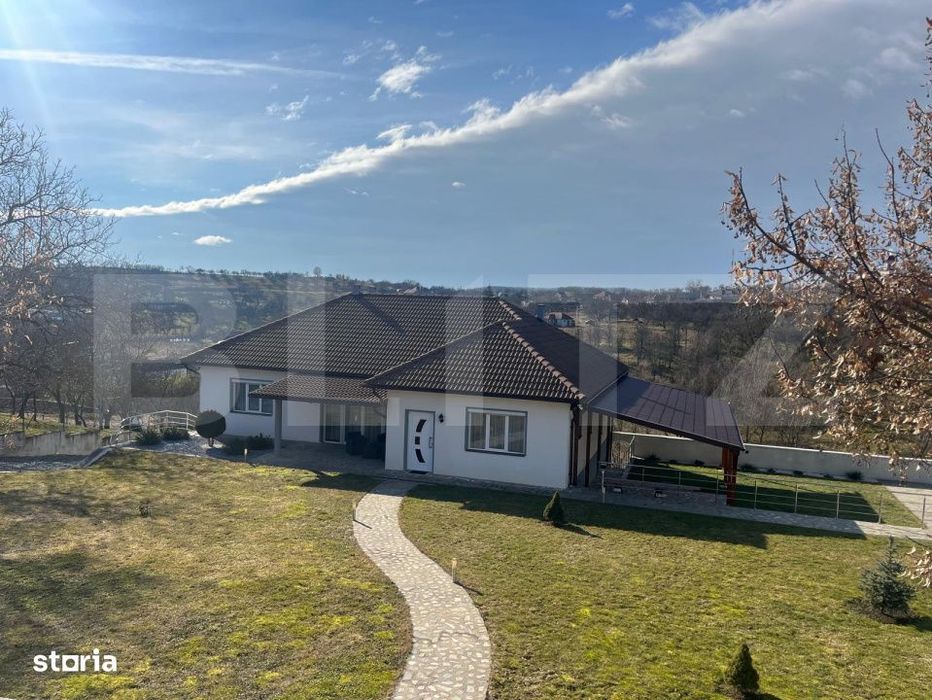 Tihna, spatiu si bucuria de a trai: O proprietate de exceptie in sat F