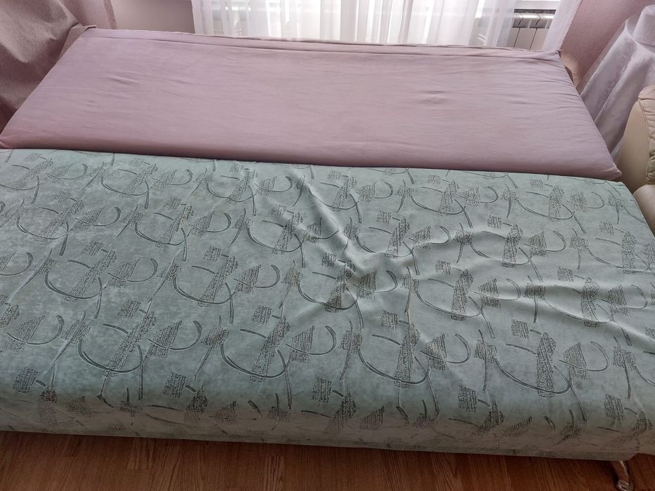 Разтегателен диван