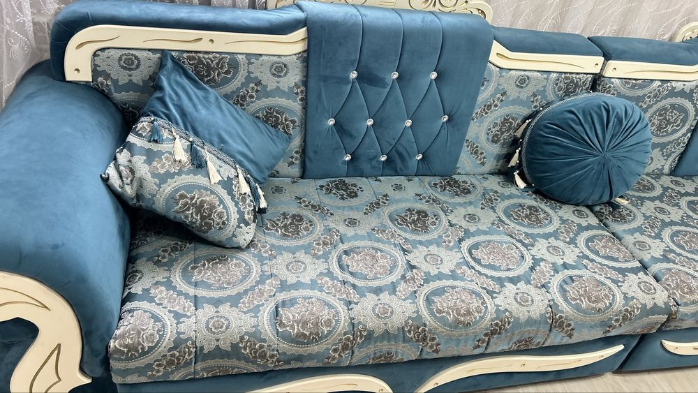 Продам,диван срочно